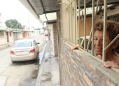 Medida. Los residentes de Brisas del Río temen salir de sus casa.
