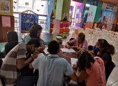 Actividad. Un grupo de jóvenes asisten a una de los talleres en las salas del núcleo del Guayas de la Casa de la Cultura Ecuatoriana.