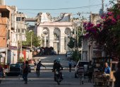 Fotografía que muestra parte de los restos de la catedral hoy, en Puerto Príncipe (Haití). EFE/ Johnson Sabin