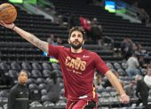 El español Ricky Rubio de Cleveland Cavaliers, durante el calentamiento antes del juego de la NBA entre Cleveland Cavaliers y los Utah Jazz.