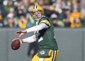 El mariscal de campo de los Green Bay Packers Aaron Rodgers (12) durante un juego contra los Atlanta Falcons.