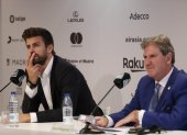 Piqué (i) era el principal representante de la empresa que rompió el contrato que tenía que durar 25 años.