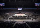 Los aficionados que coparon el cotejo entre los Golden State Warriors y los San Antonio Spurs, en el estadio Alamodome, en San Antonio.