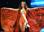Durante su presentación en traje de baño, la nueva Miss Universo.