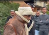 Imagen cedida por la policía italiana de la detención de Matteo Messina Denaro.