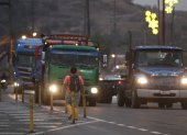 Control vehicular. Los dauleños piden una solución al tráfico constante que se visibiliza en la avenida León Febres Cordero. Apuntan como causa del intenso tráfico el paso constante de carros pesados.