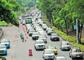 Movilidad. Habitantes de vía a la costa se quejan porque se ha perdido la fluidez del tránsito en esa zona.