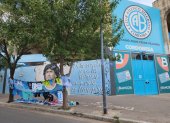 Fachada del estadio Julio César Villagra de Belgrano, donde yace un mural de Maradona, quien  jugó en el equipo luego de ser campeón del mundo en México 86.