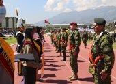 En la cita, se entregó proclamas a los abanderados de las unidades educativas que asistieron a este evento castrense.