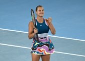 Aryna Sabalenka, tenista bielorrusa, celebra el triunfo en Australia.