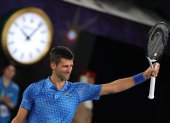 Novak Djokovic muestra su alegría luego de vencer en semifinales al estadounidense Tommy Paul.