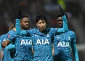 Goleador. Son Heung Min marcó dos tantos en el triunfo del Tottenham