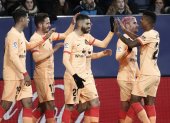 Los jugadores del Atlético de Madrid celebran el tanto conseguido por Saúl.