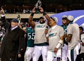 Los Philadelphia Eagles se consagraron como campeones de la Conferencia Nacional venciendo a los San Francisco 49ers por marcador de 31-7.