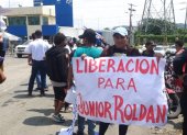 Un grupo de personas hizo un plantón por la libertad de JR.