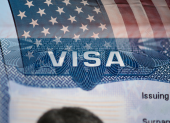 Solicitar la visa para viajar a Estados Unidos es uno de los trámites más comunes.
