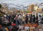 Pistas. Iraníes hacen compras en el Bazar de Tajrish (norte de Teherán).