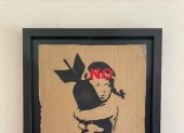 Madrid. Una obra de Banksy que se exhibe en Standarte.