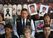 Familiares de los fallecidos en las protestas antigubernamentales del 9 de enero de 2023 se manifiestan para exigir "justicia" y "garantías de no repetición" ante dichos hechos, hoy, en Lima (Perú). Los familiares de los fallecidos en las protestas antigubernamentales en el sur de Perú pidieron este jueves en Lima "justicia" y "garantías de no repetición" ante los hechos ocurridos el 9 de enero pasado en la ciudad de Juliaca, donde murieron 18 manifestantes en una sola jornada de enfrentamientos con la Policía.