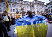 En un sinnúmero de países, como en Italia, se han desarrollado protestas en contra de Rusia por su carrera armamentista.