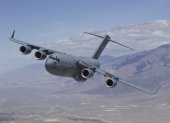 El modelo de avión que llegó a Paraguay es un C-17 "Globemaster".