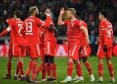 Los jugadores del Bayern celebran el 1-2 ante el Stuttgart.