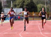 Anahí en la prueba de los 400 m donde hubo rivales de Cuba y Colombia.