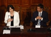 Fotografía tomada el pasado 6 de marzo en la que se registró a Verónica Undurraga y Sebastián Soto, presidenta y vicepresidente de la recién conformada Comisión Experta para el proceso constituyente, durante la sesión de instalación de la comisión, en la antigua sede del Congreso, en Santiago de Chile. EFE/Elvis González