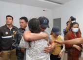 Neptalí Ramos, secuestrado el pasado 6 de marzo en el cantón Durán, pudo ser liberado y se reencontró con sus familiares. “El señor estaba golpeado, lo hallamos vendado, en condiciones infrahumanas”, manifestó en rueda de prensa el general Edwin Noguera, comandante zonal.