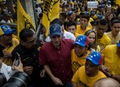 El líder opositor Henrique Capriles, del partido político Primero Justicia, asiste a un mitin el 10 de marzo de 2023 en Caracas (Venezuela). Las elecciones primarias antichavistas, programadas para el próximo 22 de octubre,