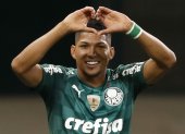SAO PAULO, BRAZIL - APRIL 27: Rony of Palmeiras celebrates after scoring the first goal of his team during a match between Palmeiras and Independiente del Valle as part of Group A of Copa CONMEBOL Libertadores 2021 at Allianz Parque on April 27, 2021 in Sao Paulo, Brazil. (Photo by Andre Penner - Pool/Getty Images)