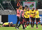 Felicidad. Los toreros lograron una histórica clasificación en Sao Paulo. Ecuador"s Barcelona footballers celebrate after defeating Brazil"s Palmeiras in a penalty shoot out in their 2017 Copa Libertadores football match held at Allianz Parque stadium in Sao Paulo, Brazil on August 9, 2017. / AFP / NELSON ALMEIDA FBL-LIBERTADORES-PALMEIRAS-BARCELONA
