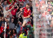 Manchester (United Kingdom), 08/04/2023.- Manchester United"s Scott McTominay celebrates after scoring the first goal during the English Premier League soccer match between Manchester United and Everton at Old Trafford in Manchester, Britain, 08 April 2023. (Reino Unido) EFE/EPA/PETER POWELL EDITORIAL USE ONLY. No use with unauthorized audio, video, data, fixture lists, club/league logos or "live" services. Online in-match use limited to 120 images, no video emulation. No use in betting, games or single club/league/player publications