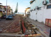 Entorno. Así permanecen algunas calles aledañas al malecón de La Libertad. Incompletas y sin sombra aún.