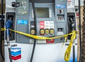 Una estación de gasolina en la que no hay servicio, este 17 de abril de 2023, en Miami, Florida (EE.UU.). EFE/Cristóbal Herrera