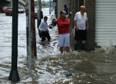 Las lluvias intensas inundan rápidamente a la ciudad
