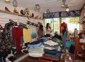 La oferta.  La tienda Sphera está en La Floresta, en Quito. Aquí se promueve la moda circular.