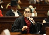 Acusadora. Mireya Pazmiño no entiende los conceptos básicos del juicio político. Su compañera Viviana Veloz, cree que no necesita demostrar nada.