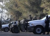 El grupo de sicarios se desplazaba en al menos tres vehículos, sobre un camino de terracería, donde se encontró con un convoy militar.