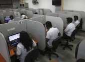 Tarea. Imagen referencial de un centro de llamadas relacionadas con citas médicas del IESS.