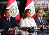 Fotografía cedida por Presidencia del Perú, donde se observa a la presidenta de Perú Dina Boluarte durante en una rueda de prensa hoy, en Lima (Perú). La presidenta de Perú, Dina Boluarte, responsabilizó este miércoles a los migrantes de la criminalidad que afecta a su país, pues dijo que son ellos los que "lamentablemente están cometiendo" actos de delincuencia. EFE/ Presidencia del Perú/SOLO USO EDITORIAL/SOLO DISPONIBLE PARA ILUSTRAR LA NOTICIA QUE ACOMPAÑA (CRÉDITO OBLIGATORIO)