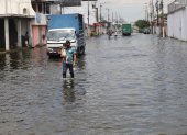 Vulnerables. El agua estancada está provocando enfermedades en la piel, especialmente a niños y adultos mayores.