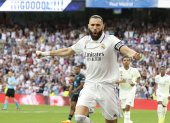 El delantero del Real Madrid Karim Benzema suma ya Benzema, triplete y récord histórico