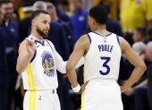 Stephen Curry, quien brilla con los Warriors en la NBA, es uno de los candidatos al premio a deportista del año.