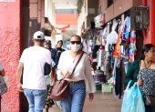 En Guayaquil son pocas las personas que mantienen el uso de mascarillas en sitios concurridos como precaución por la covid-19.