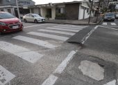 El bache se puede evidenciar en las calles Dátiles y calle Quinta, Urdesa.