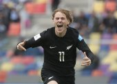 AMDEP1281. SANTIAGO DEL ESTERO (ARGENTINA), 20/05/2023.- Norman Garbett de Nueva Zelanda celebra un gol hoy, en un partido del grupo A de la Copa Mundial de Fútbol sub-20 entre Guatemala y Nueva Zelanda en el estadio Único de Ciudades en Santiago del Estero (Argentina). EFE/ Juan Ignacio Roncoroni