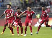 Gustavo Puerta (c) celebra tras marcar el gol del triunfo de Colombia sobre Israel.