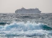 Imagen de archivo de un ferry en alta mar. EFE/Javier Fuentes