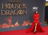 Game of Thrones ("Juego de Tronos") no para: tras el final de la serie televisiva, con incontables videojuegos y merchandising, y la versión literaria "Canción de Hielo y Fuego", decidieron seguir explotando la saga con la precuela "House of the Dragon" (en la imagen Emily Carey, una de sus protagonistas), que ha tenido una gran acogida.